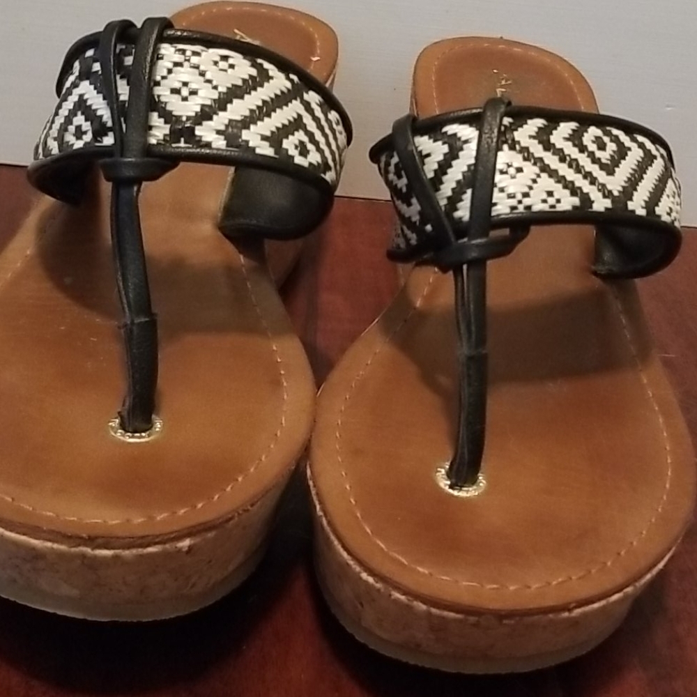 Sandals - Picture 2 of 3